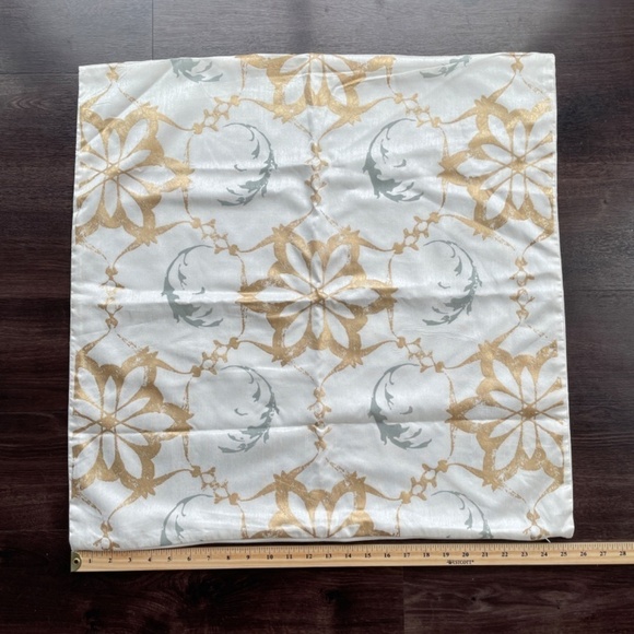 Set of 2 Kim Seybert Living Pillow Covers - Picture 4 of 8